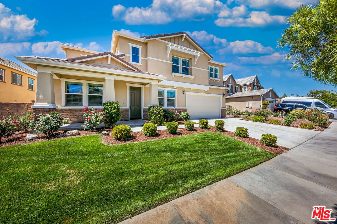 Foto principal - 22379 Driftwood Ct