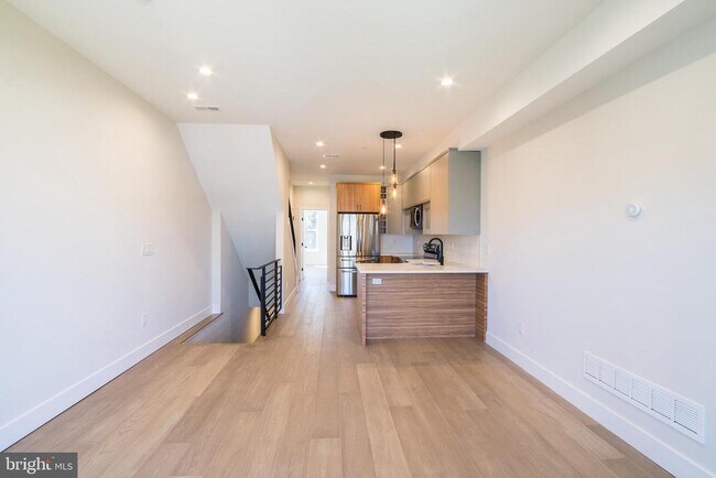 Foto del edificio - 2147 N Franklin St