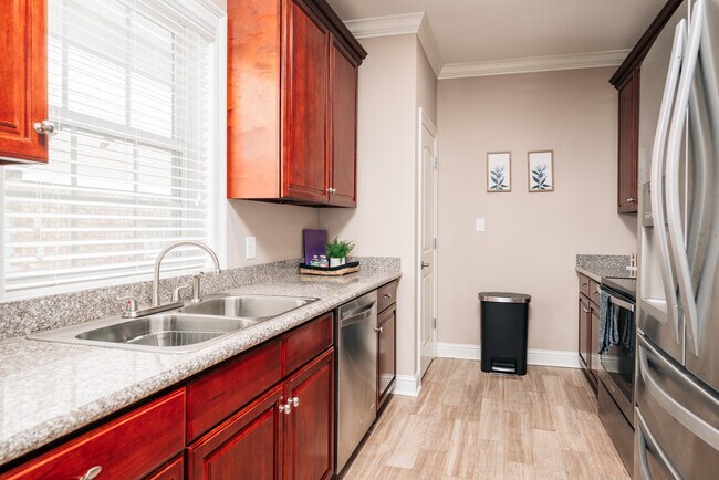 Building Photo - 919 Muirfield Dr