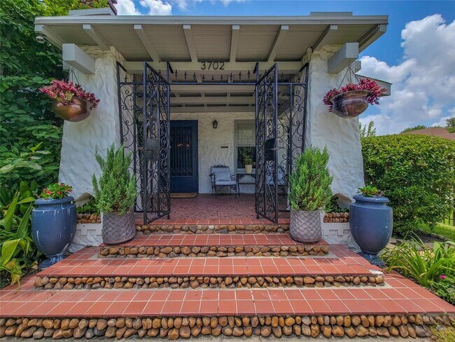 Foto del edificio - 3702 Audubon Pl