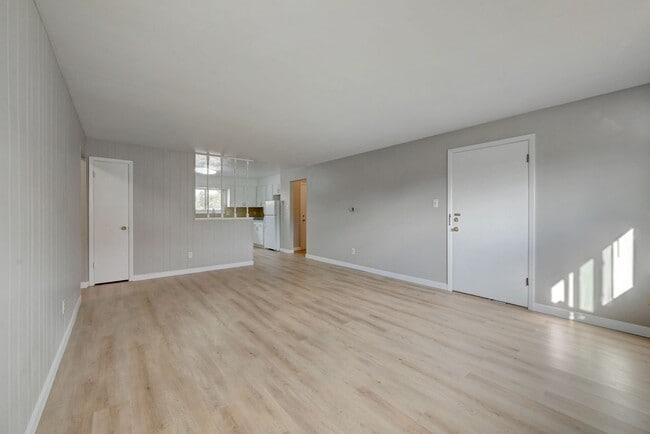 Building Photo - 639 Jessup St