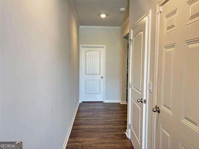 Building Photo - 3240 Greyton Dr
