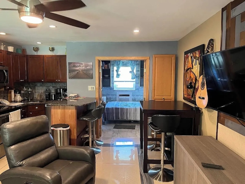 Foto principal - 240 N Collier Blvd