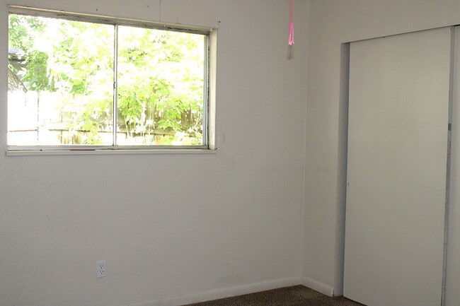 Building Photo - 2210 Montview Rd