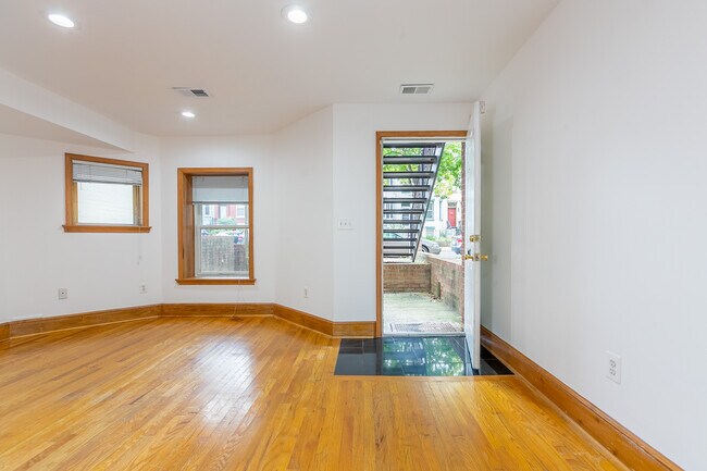 Building Photo - 621 5th St NE