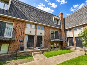 Building Photo - 1111 S Waukegan Rd