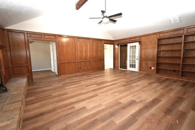 Building Photo - 4802 Colombia Dr