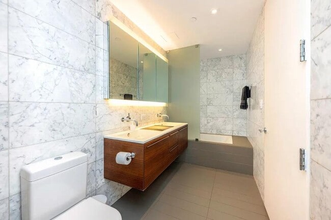Building Photo - 1 bedroom in New York NY 10003