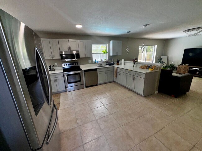 Foto del edificio - 4 Bedroom 3 Bath Winward Cay Kissimmee Poo...