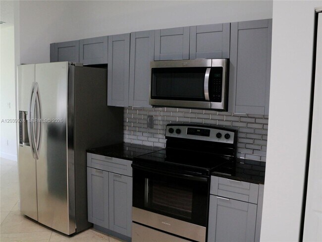 Foto del edificio - 17124 NW 10th St