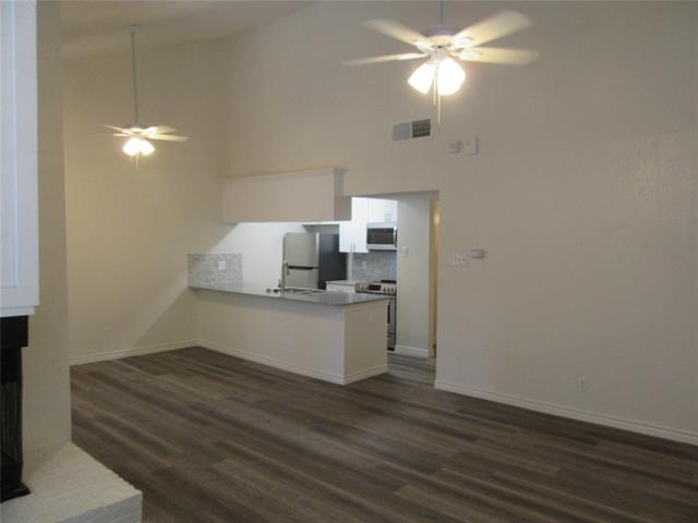Building Photo - 7522 Holly Hill Dr