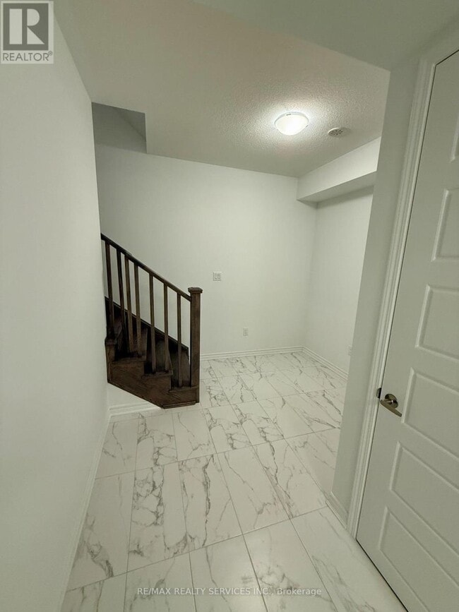 Building Photo - 26 Ennerdale St