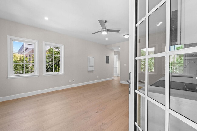 Foto del edificio - 212 Oleander Ave