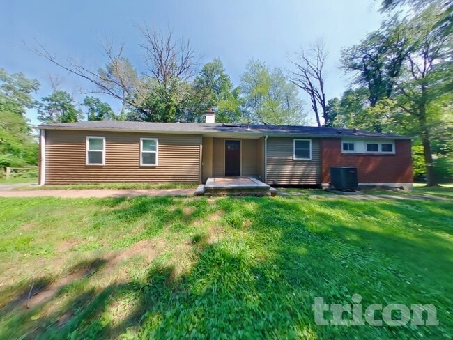 Building Photo - 408 Meadowhurst Ln
