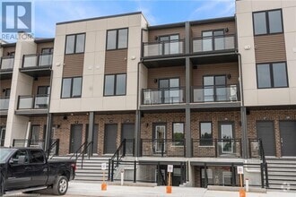 Building Photo - 940 St David St N