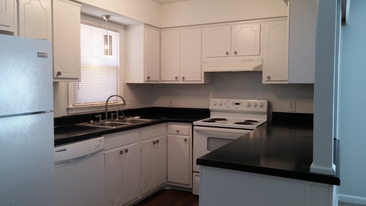 Foto principal - 3918 Marcom St