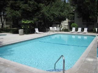 Piscina - Creekside Apartments