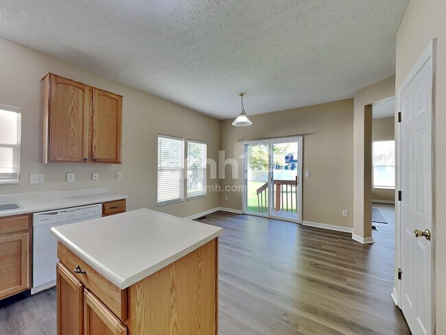 Foto del edificio - 46 Runkle Dr