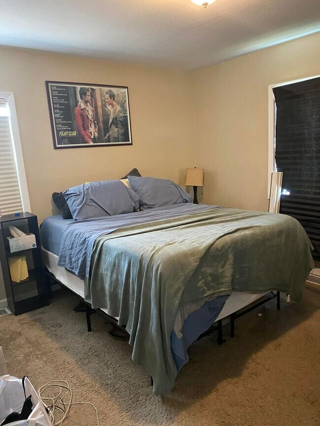 Building Photo - Great Location! Charming Ranch in Universi...