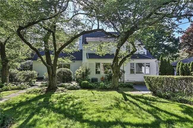 Building Photo - 280 Weymouth Dr