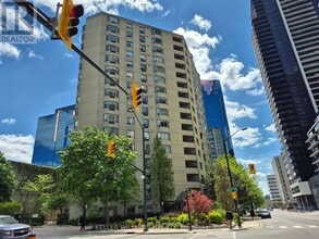 Building Photo - 500 Talbot St