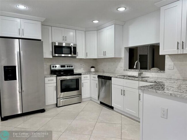 Foto del edificio - 3871 NW 121st Ave