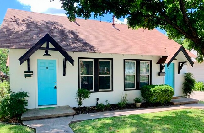 Building Photo - 4421 Bellvue Ave