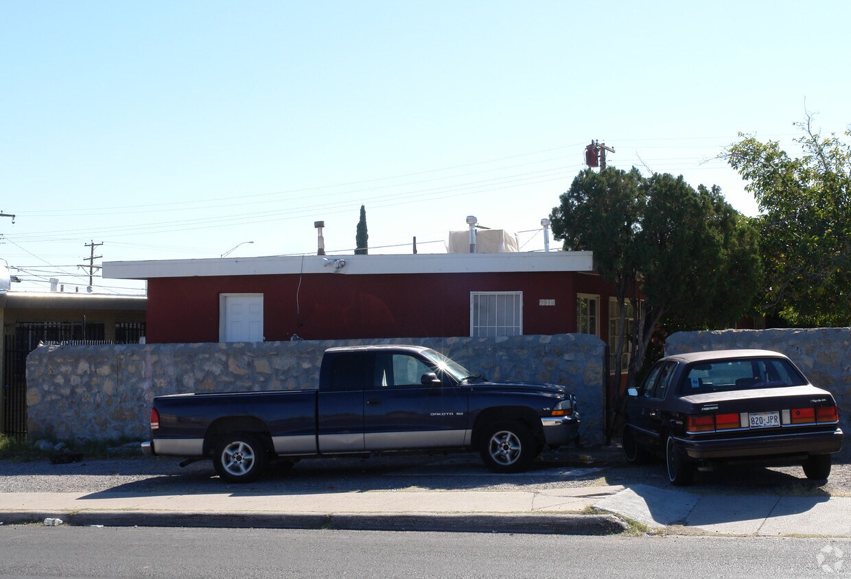 Building Photo - 3910-3914 Hayes Ave