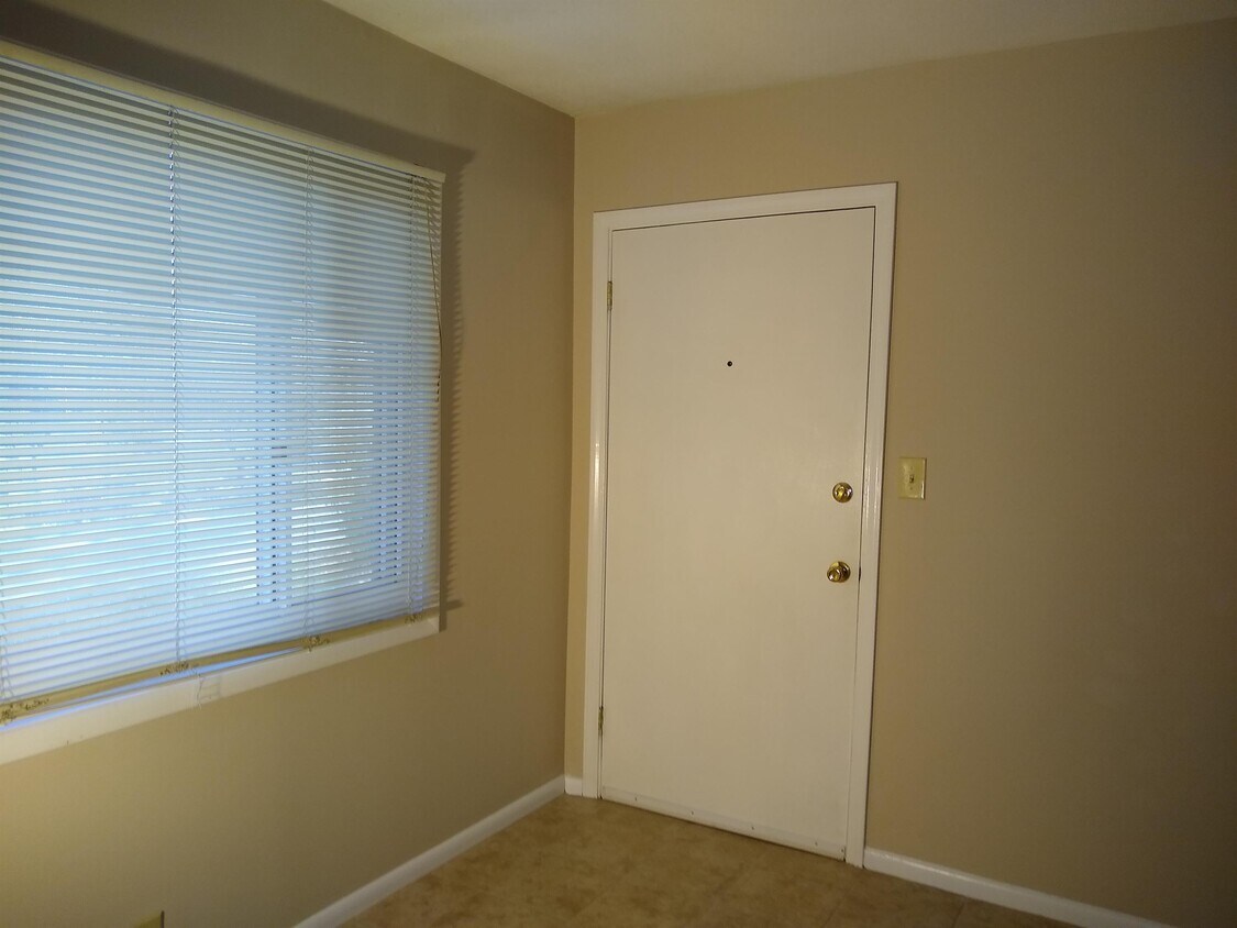 Foto principal - 1592 Harvard Ave