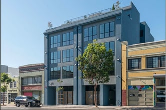 Building Photo - 252 S 9th St
