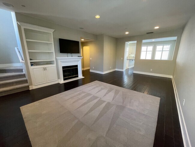 Building Photo - 87 Via Aldea