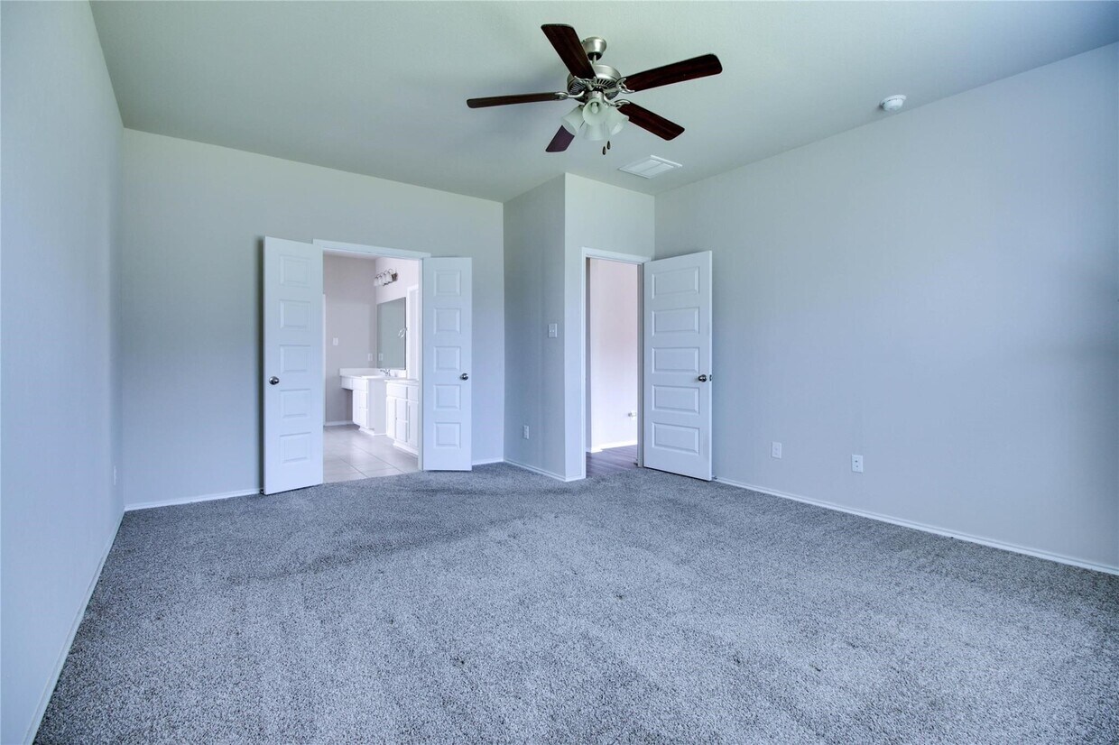 Building Photo - 2511 Sandbar Shark Ct