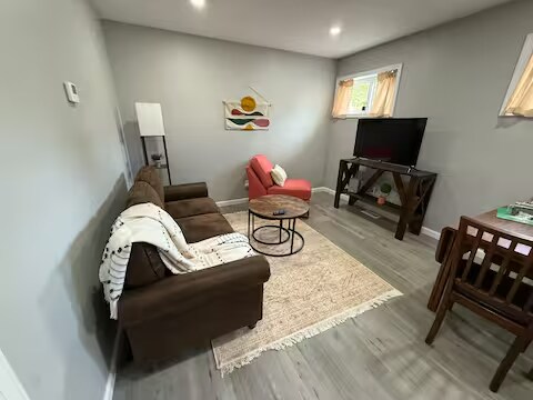 438 N Park Ave Warren, OH 44481 – photo 1