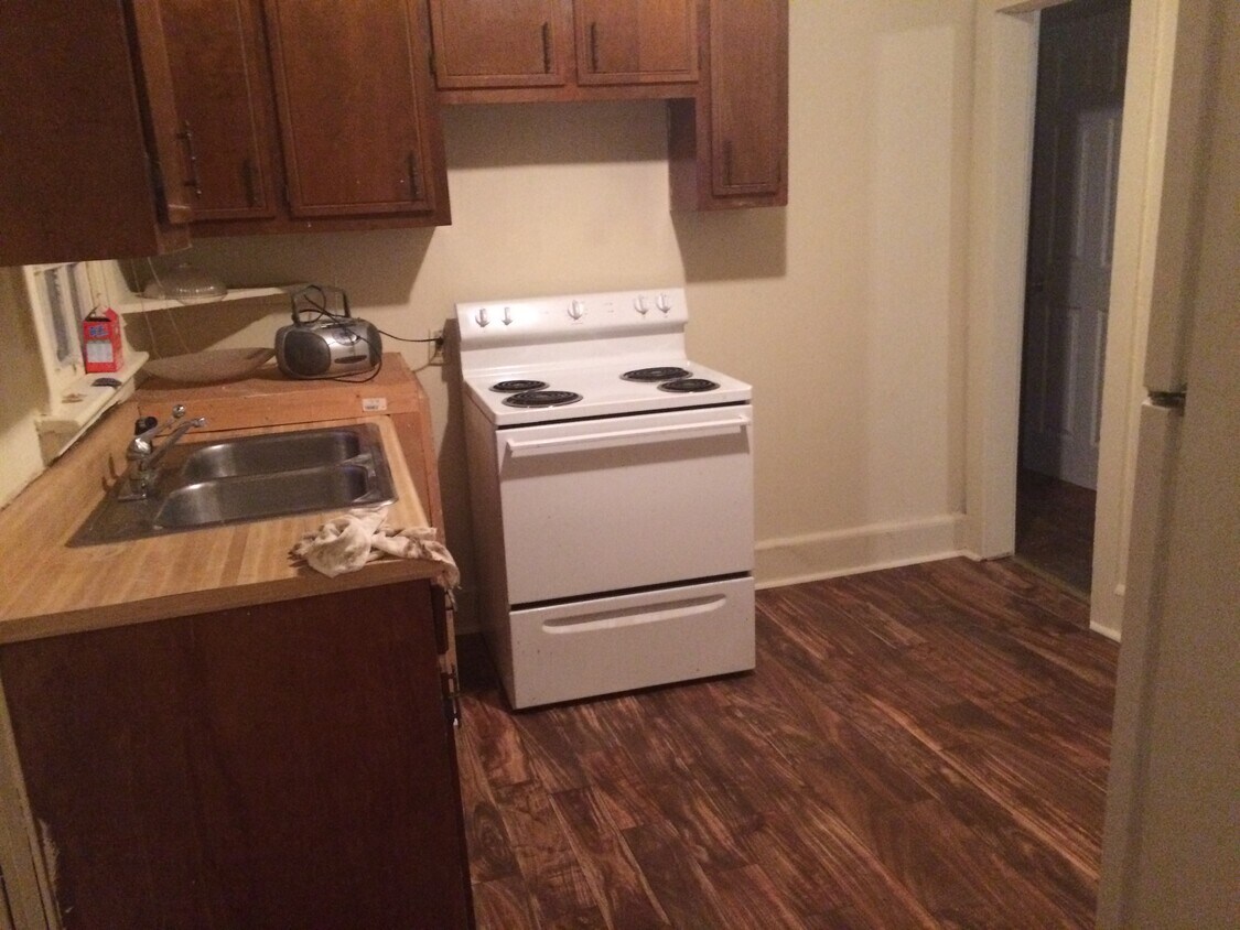 Building Photo - 809 Magnolia Dr NW