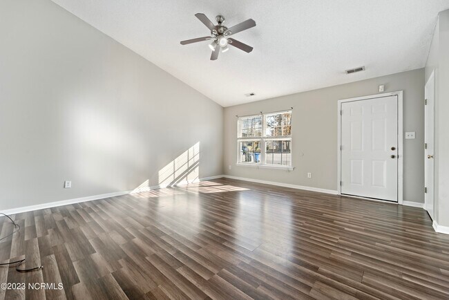 Foto del edificio - 410 Somerset Cove