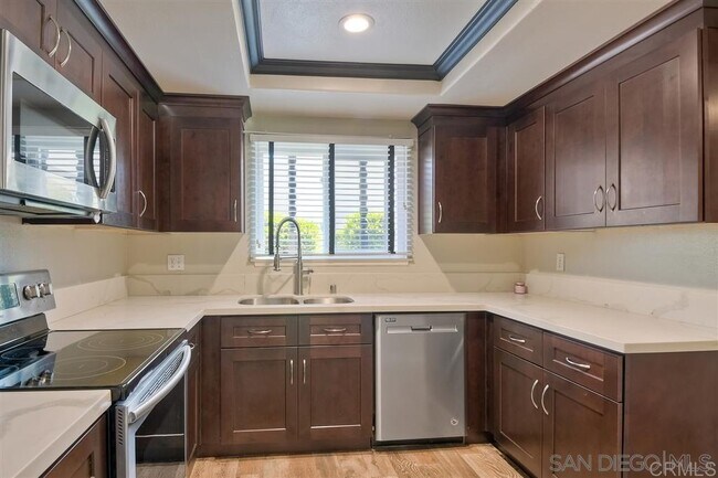 Building Photo - 11942 Rancho Bernardo Rd
