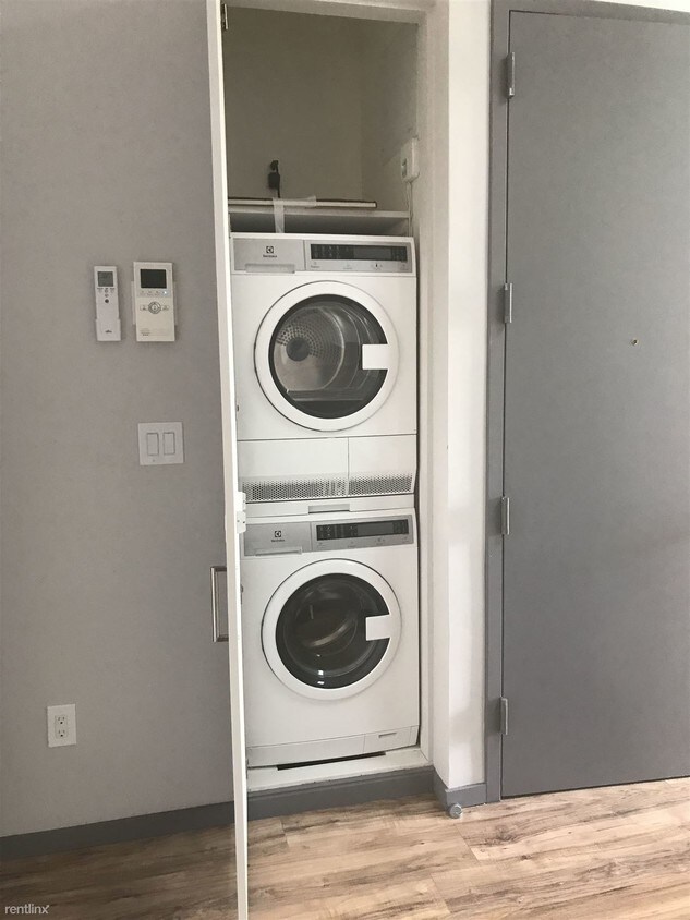 Foto principal - 6250 60th St