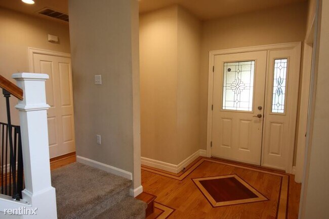 Building Photo - 4 br, 2.5 bath House - 3511 146th St SE