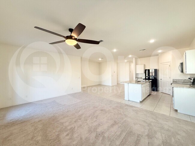 Foto del edificio - 36100 W San Pedro Dr