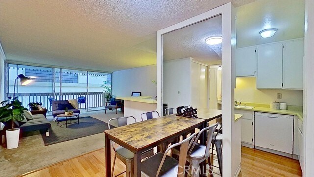 Building Photo - 6542 Ocean Crest Dr