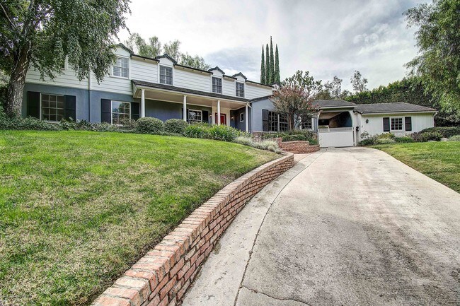 Building Photo - 4155 Chevy Chase Dr