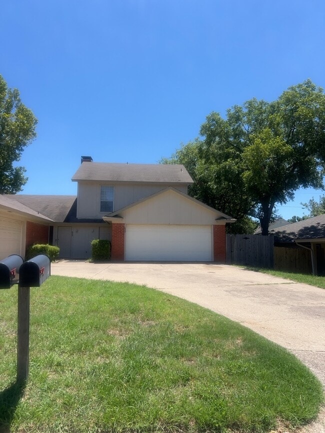 Building Photo - 627 Overlook Ct