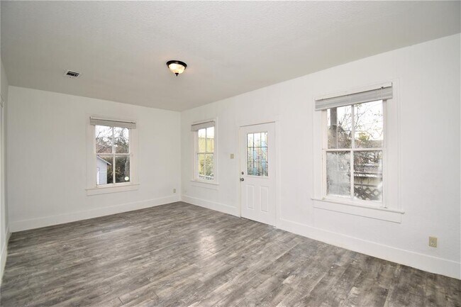 Building Photo - 4506 Avenue P 1/2
