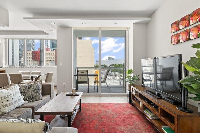 Foto del edificio - 244 Biscayne Blvd