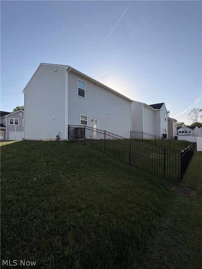 Foto del edificio - 677 Crossings Ln