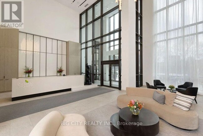 Building Photo - 325 Yorkland Blvd