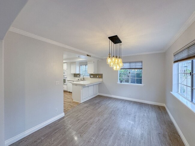 Building Photo - Spacious North Redondo Home with Beautiful Interior and Exterior Spaces