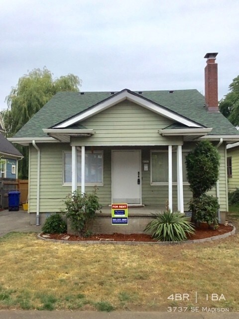 Foto principal - 3737 SE Madison St