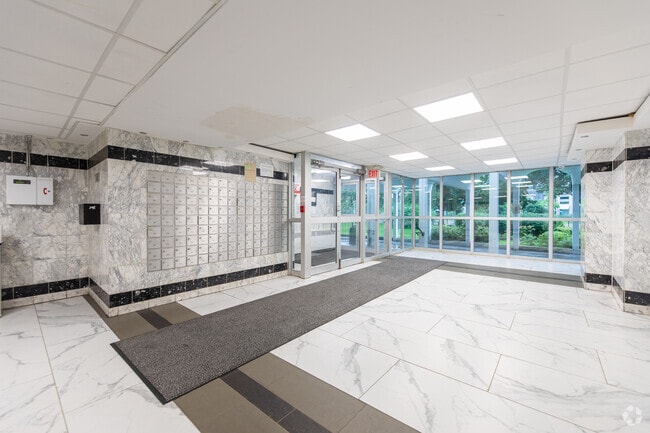 Lobby - Rosslyn Residence