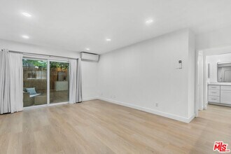 Building Photo - 9005 Cynthia St